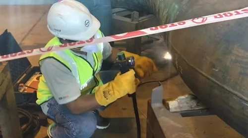 portable pulsed laser rust removal on pipeline weld before welding - Kings Laser on-site portable pulsed laser rust removal on pipeline weld before welding - Kings Laser on-site